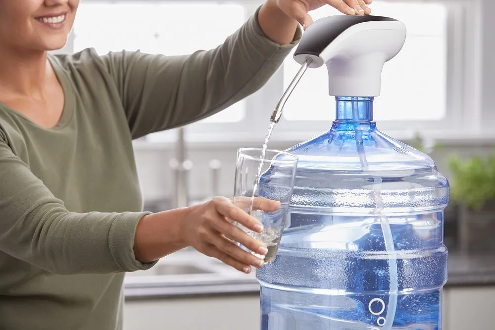 The Flow - Rechargeable Portable Electronic Water Dispenser 4 The Flow - Rechargeable Portable Electronic Water Dispenser - Image 4